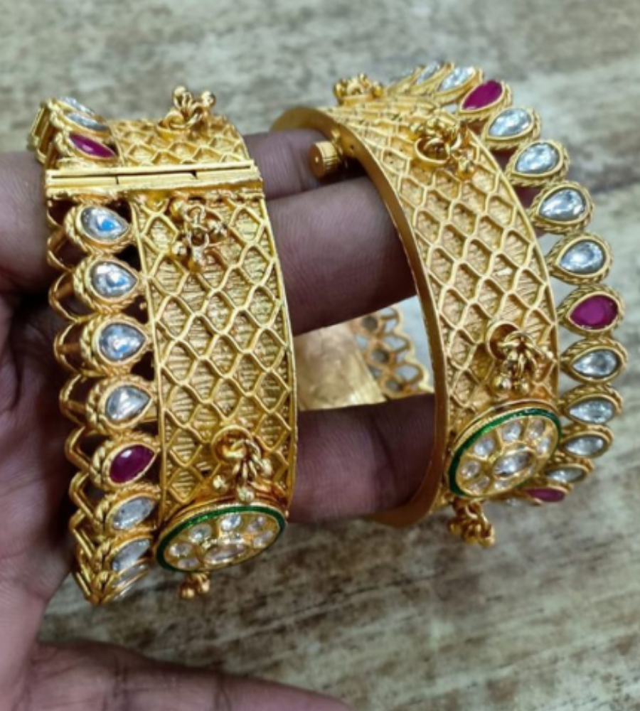 Antique-Glass-Bangle